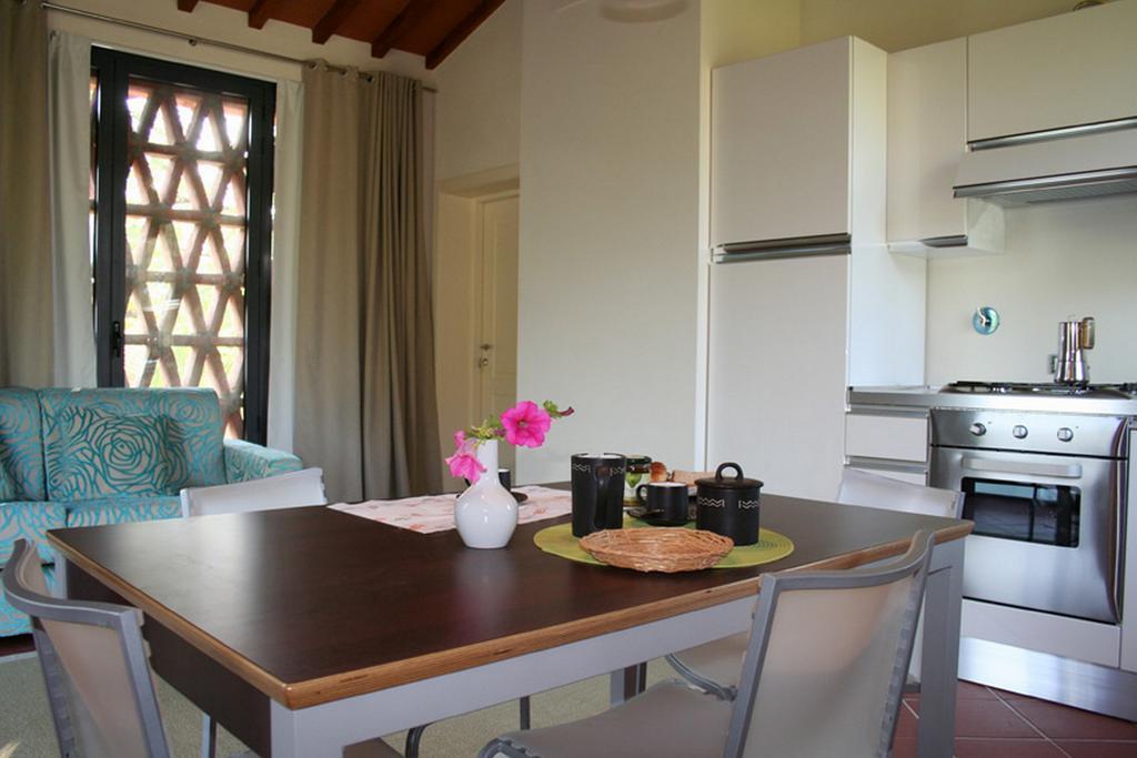 Tavarnuzze Il Poggiolo Delle Rose Bed&Breakfast חדר תמונה