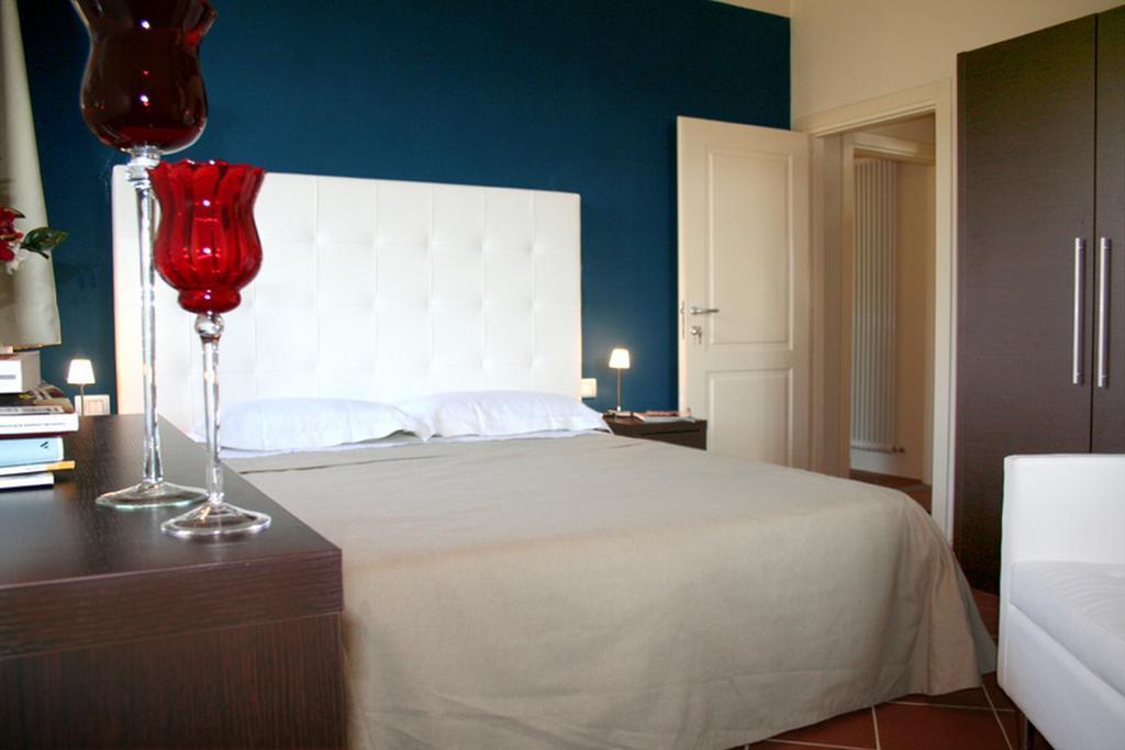 Tavarnuzze Il Poggiolo Delle Rose Bed&Breakfast חדר תמונה