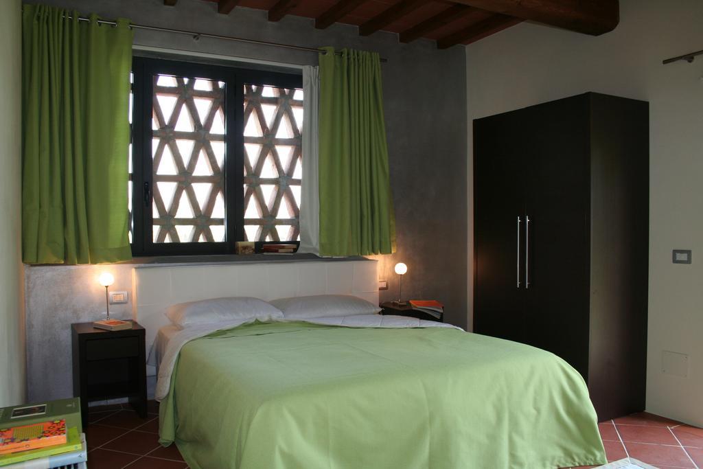 Tavarnuzze Il Poggiolo Delle Rose Bed&Breakfast חדר תמונה